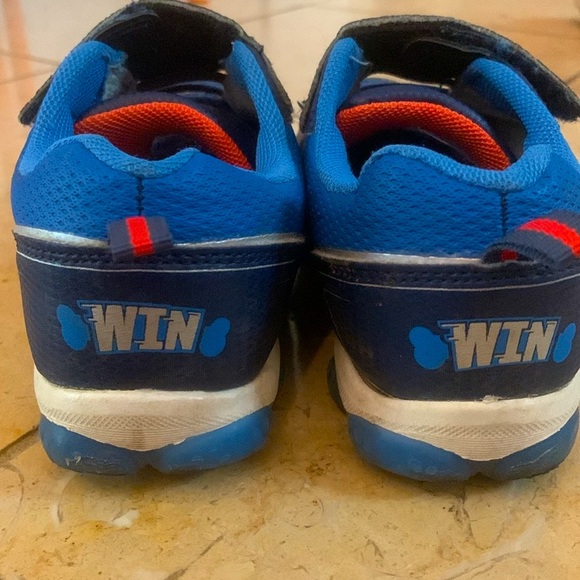 Nickelodeon boy’s Paw Patrol light up sneakers - Picture 5 of 9